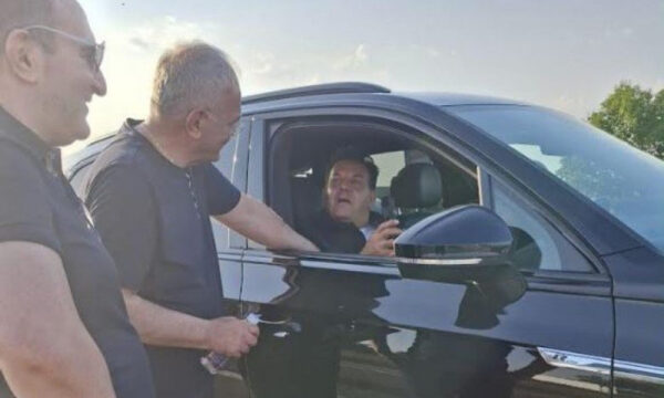 Stabilizohet qarkullimi në pikën kufitare Bajakovo, MPJD: Nuk ka më pritje të gjata