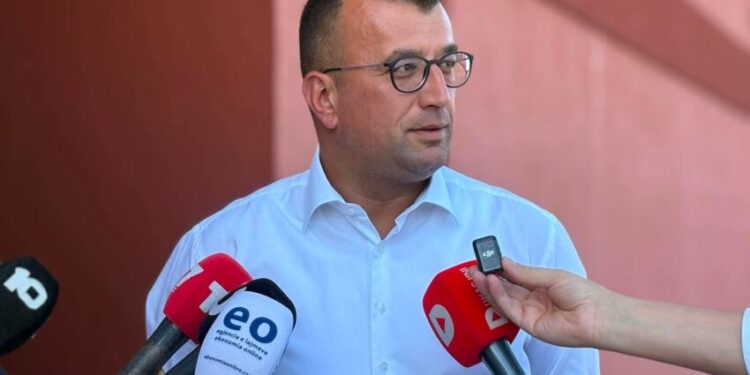 Ferati para Kuvendit të Jashtëzakonshëm të LDK-së: Vota e fshehtë është ushtrimi më i mirë i demokracisë
