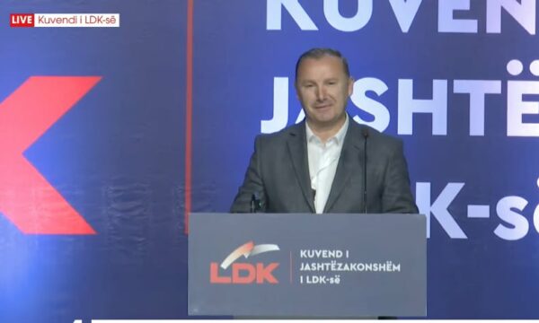 Zemaj ftohet të arsyetojë kërkesën për shkarkimin e Abdixhikut, Kuvendi i LDK vazhdon me dyer të mbyllura