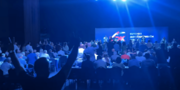 Brenda sallës, momenti kur u konfirmua se Abdixhiku i ka votat për të vazhdur si kryetar i LDK-së
