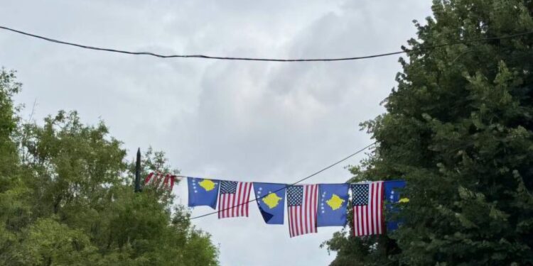 “Faleminderit, Kosovë, që festove me ne”, Ambasada amerikane ndan pamje nga shënimi i 250-vjetorit të pavarësisë së SHBA-së