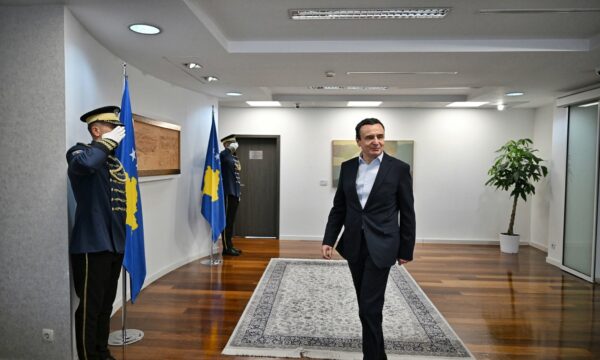 Në pritje të certifikimit dhe kthimit të Kryeministrit nga simpoziumi, rruga për krijimin e institucioneve e hapur nga nesër