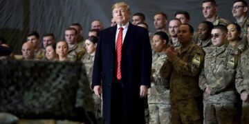 Trump nga Samiti i NATO-s kërcënon të tërheqë të gjithë trupat amerikane nga Evropa