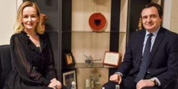 Fermerët e qumështit reagojnë ashpër ndaj deputetes së VV’së: Tërhiqe fjalën “langarec”