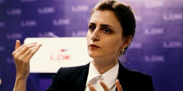 “Do t’u qëndroj besnike parimeve” – Deputetja e LDK-së tregon pse është kundër LVV-së