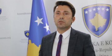 Rrustemi: Osmani nuk është më figurë konsensuale, pjesëmarrja në takim flet për një petk partiak