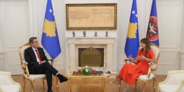 E dekretoi Zejnulla Gashin për kryeprokuror, vjen reagimi i Albulena Haxhiut
