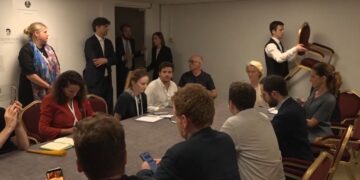 Vizita e Von der Leyen në Kiev, momenti kur presidentja e KE-së dërgohet në bunker pas alarmit për sulm ajror