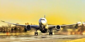 Aeroplani zviceran kthehet në Cyrih pak minuta pas ngritjes