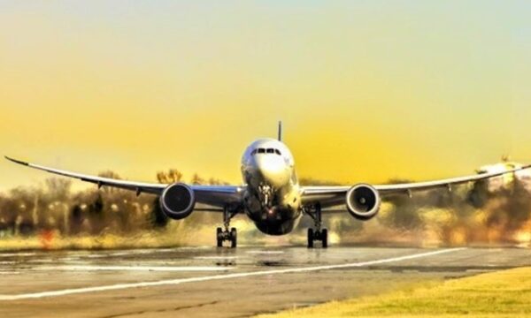 Aeroplani zviceran kthehet në Cyrih pak minuta pas ngritjes