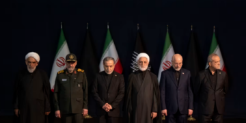 Radikalët iranianë paralajmërojnë për një “grushtshtet”, ndërsa armëpushimi me SHBA-në vihet në pikëpyetje