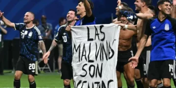 FIFA e mbron Argjentinën rreth banerave për Ishujt Falkland