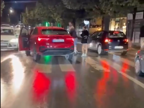 Aksident te Komuna e Prishtinës, vetura e godet qytetarin duke kaluar në zebra (pamje)