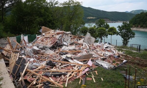 Rrënimi i shtëpive te Ujmani, ambasada britanike: Jemi të shqetësuar, u ndërmorën veprime derisa procedurat gjyqësore po vazhdojnë