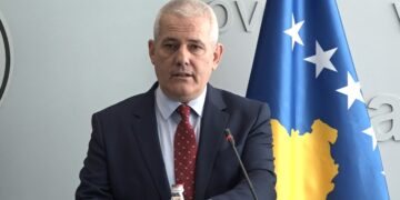 Dallavere në ministrinë e Sveçlës me lejeqëndrimet për të huaj, arrestohen tre zyrtarë të MPB-së