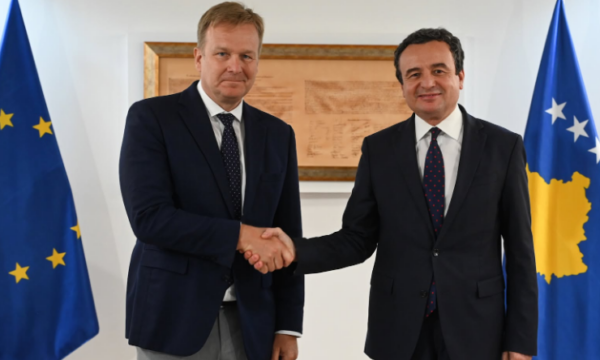 Gjyqtarët dhe prokurorët serbë temë kryesore në takimin e Kurtit dhe Sorensenit që ka zbarkuar në Prishtinë, ZKM lëshon komunikatë