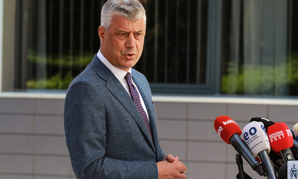 Vëllai e disa miq të ngushtë garantues për Thaçin, Mbrojtja i përgjigjet ZPS-së për frikën e arratisjes pas kërkesës për lirim