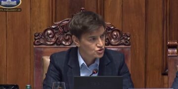 Deputeti i ri serb i referohet Kosovës në Kuvendin serb si “fqinjët tanë”, eskalon Brnabiq