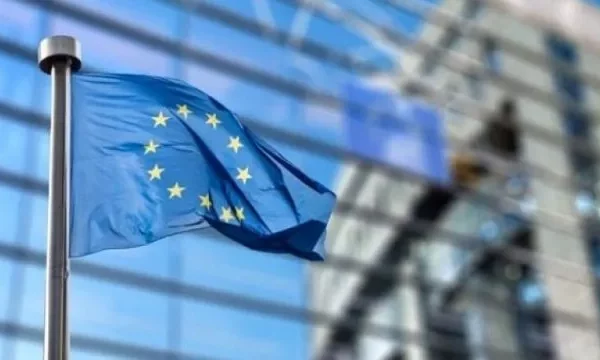 BE qorton Vuçiqin: Të shmangen deklaratat që nuk kontribuojnë në normalizim