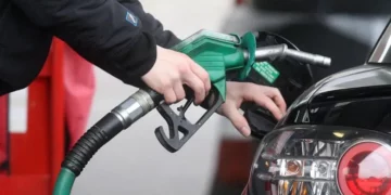 Irani bllokon Ngushticën e Hormuzit: Nuk do të hapet pa u …