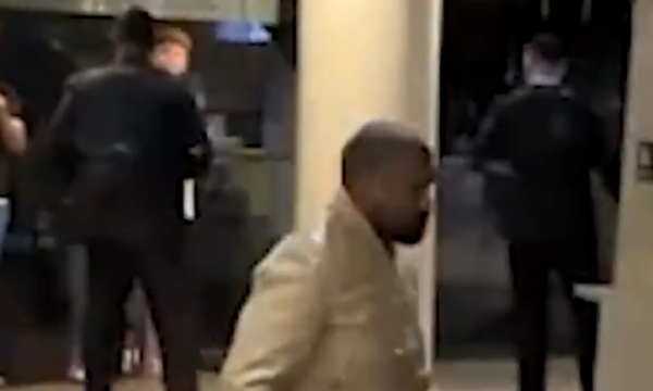 Kanye West mbërrin në Tiranë, pritet me brohorima nga fansat – pamje