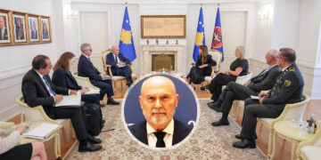 Një turk me peshë të lartë diplomatike i shkon në Zyrë presidentes, Albulena Haxhiu