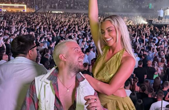 Aurora publikon foto nga ditëlindja e Kushtrimit, ai i bën komentin epik!