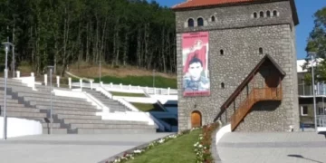 Dëmtohet objekti përcjellës në Kompleksin Memorial “Zahir Pajaziti”, rasti nën hetime