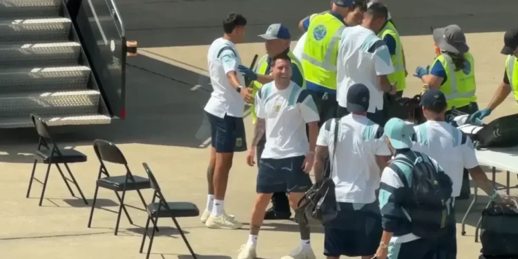 Messi dhe Argjentina përballen me kontrolle të rrepta sigurie në Miami, reagimi i yllit të madh tërheq vëmendje