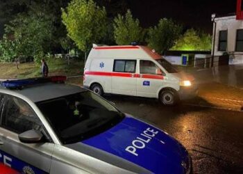 Ky është i dyshuari i arrestuar për goditjen me thikë të 30-vjeçarit (B.M.) në Mitrovicë (Emri)