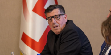 Haziri refuzon të komentojë deponimin e nënshkrimeve për nismën për shkarkim të Abdixhikut