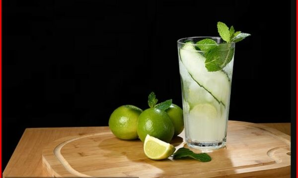 Menta, bima e thjeshtë që ndihmon tretjen, freskon frymën dhe mund të ulë stresin