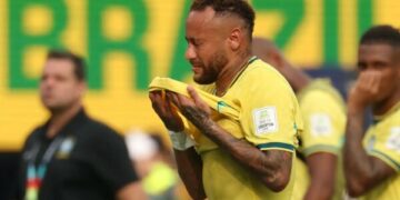 Neymar i jep fund karrierës me Brazilin, shpërthen në lot në ndeshjen e fundit