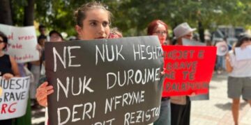 Hyseni: Patriarkati po i shndërron burrat në kriminelë dhe po vret gra cep më cep Kosovës