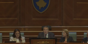 “Ndërprerja e seancës cenon Kushtetutën, s’arsyetohet me mungesën e marrëveshjes”