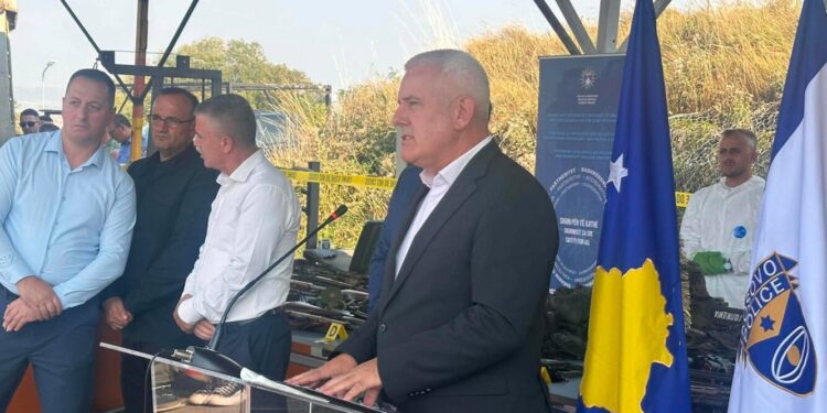 Sveçla flet për rastin e Nenad Rashkoviqit dhe suspendimin e dy zyrtarëve policorë