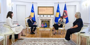 Ngërçi institucional, Haxhiu diskuton me ambasadorin britanik