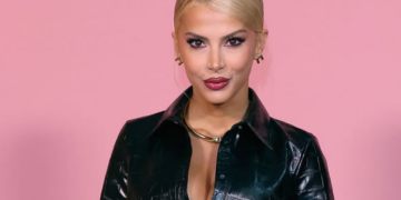 Marina “godet” nga pushimet, momente të veçanta njerëzit e zemrës