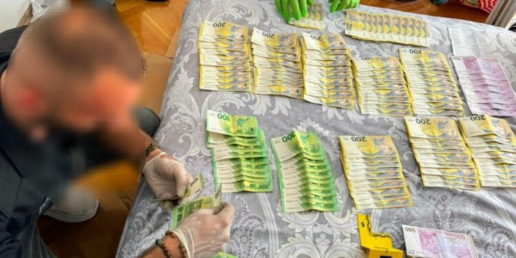 Afro 40 mijë euro para të gatshme, çka u gjet në shtëpinë e të arrestuarit për spiunazh?