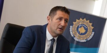 Dogana konfirmon raportimin e Veriu.info: Hetime penale për Lushakun e E.K., por me masa të ndryshme disiplinore