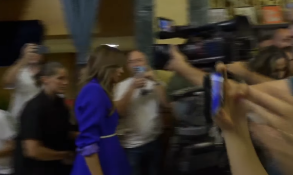 Haxhiu nis ta mbajë një konferencë, largohet pasi sheh deputetët e PDK-së, ata i thonë “thirre seancën”