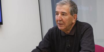 Dehari rrëfen historinë e dhimbshme të babait: E morën në burg kur isha dy vjeç, nuk u kthye më kurrë