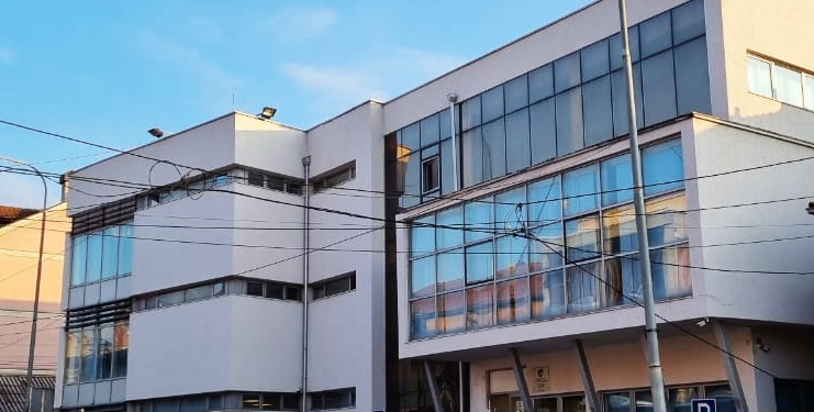 “Ia përplasi kokën për toke disa herë”, Prokuroria me detaje tronditëse për vrasjen e 80 vjeçares në Prizren