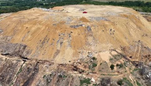 Stabilizohet gjendja në deponinë e Sferkës, eliminohen zjarri dhe tymi