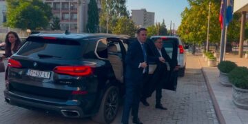 Abdixhiku, Osmani dhe Haziri hyjnë në takim te Kurti