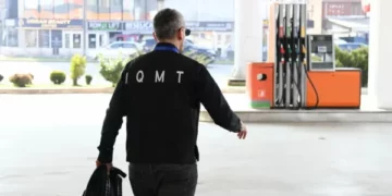 Zbret pak çmimi i naftës në Kosovë