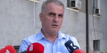 Gjocaj proteston para Kuvendit: Lidheni vendin me Amerikën, ndaleni ‘serbizimin’ e Kosovës