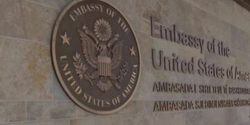 Ambasada e SHBA-së: Formimi i institucioneve të bëhet në përputhje me Kushtetutën edhe vendimet e GJK’së