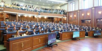 Seanca konstituive vazhdon sonte në mbrëmje vonë, s’dihet ende ora