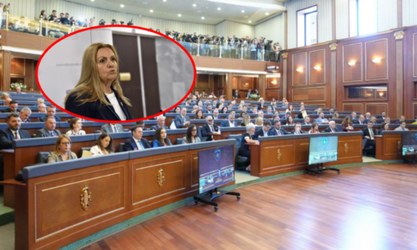 Deputetja e Aleancës thotë se i kanë siguruar nënshkrimet për seancë të jashtëzakonshme: Do të qëndrojmë në sallë